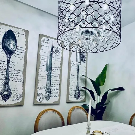 Διαμέρισμα 1912 - De Charme