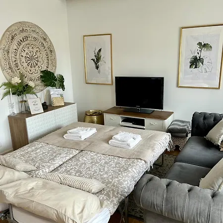 Διαμέρισμα 1912 - De Charme *